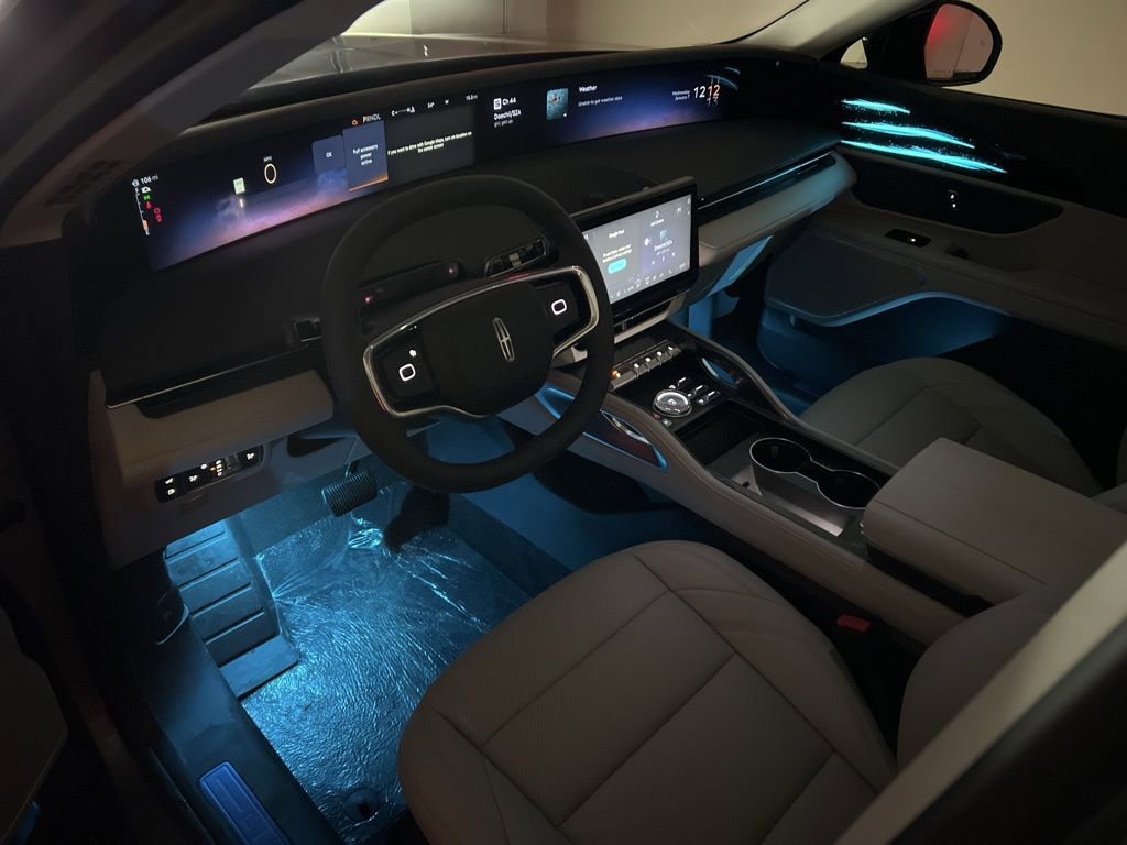 Used 2026 Lincoln Nautilus Premier image 9