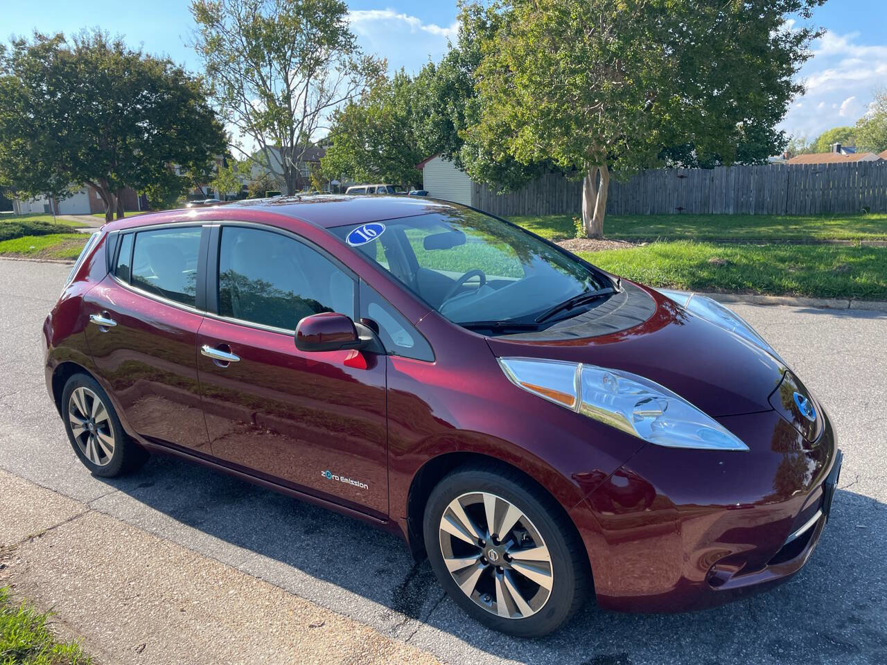 Used 2016 Nissan Leaf SV image 8