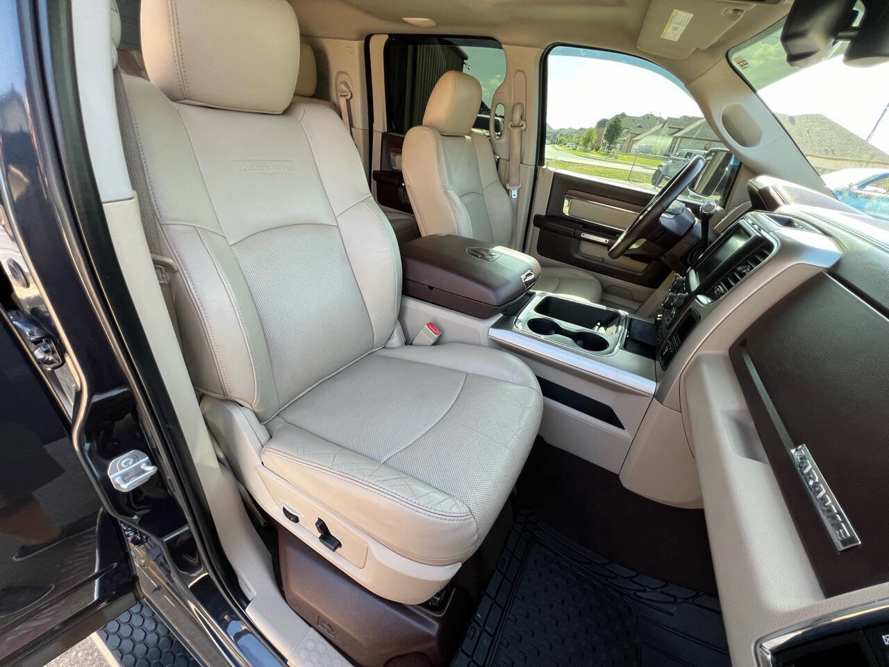 Used 2016 RAM 2500 Laramie w/ Convenience Group image 28