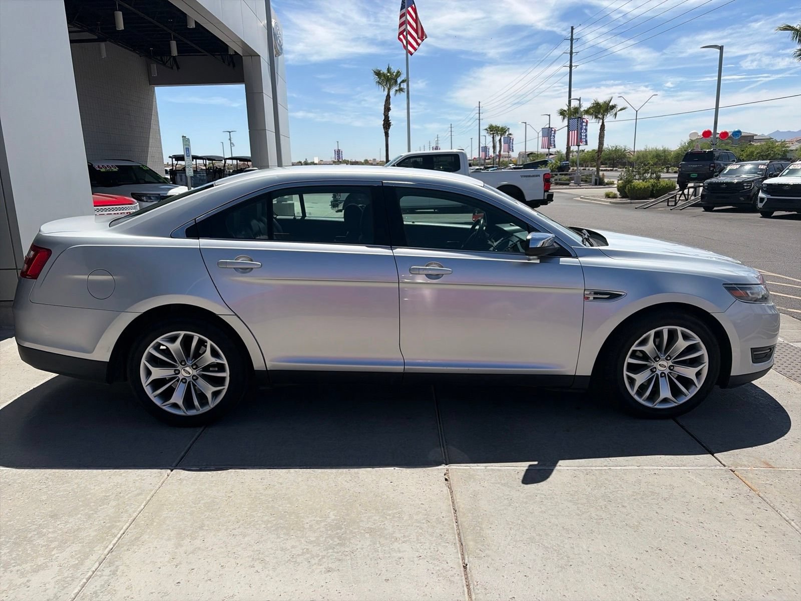 Used 2016 Ford Taurus Limited FWD image 6