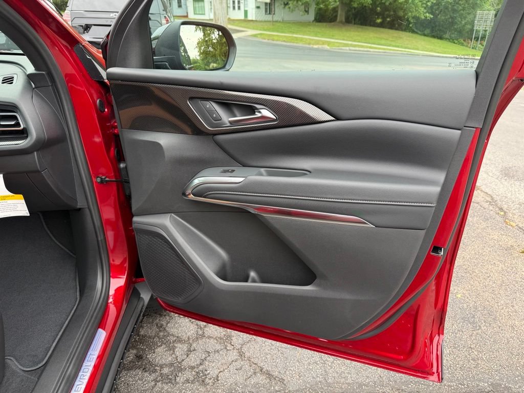 New 2027 Chevrolet Traverse Z71 w/ LPO, Floor Liner Package AWD/4WD image 43