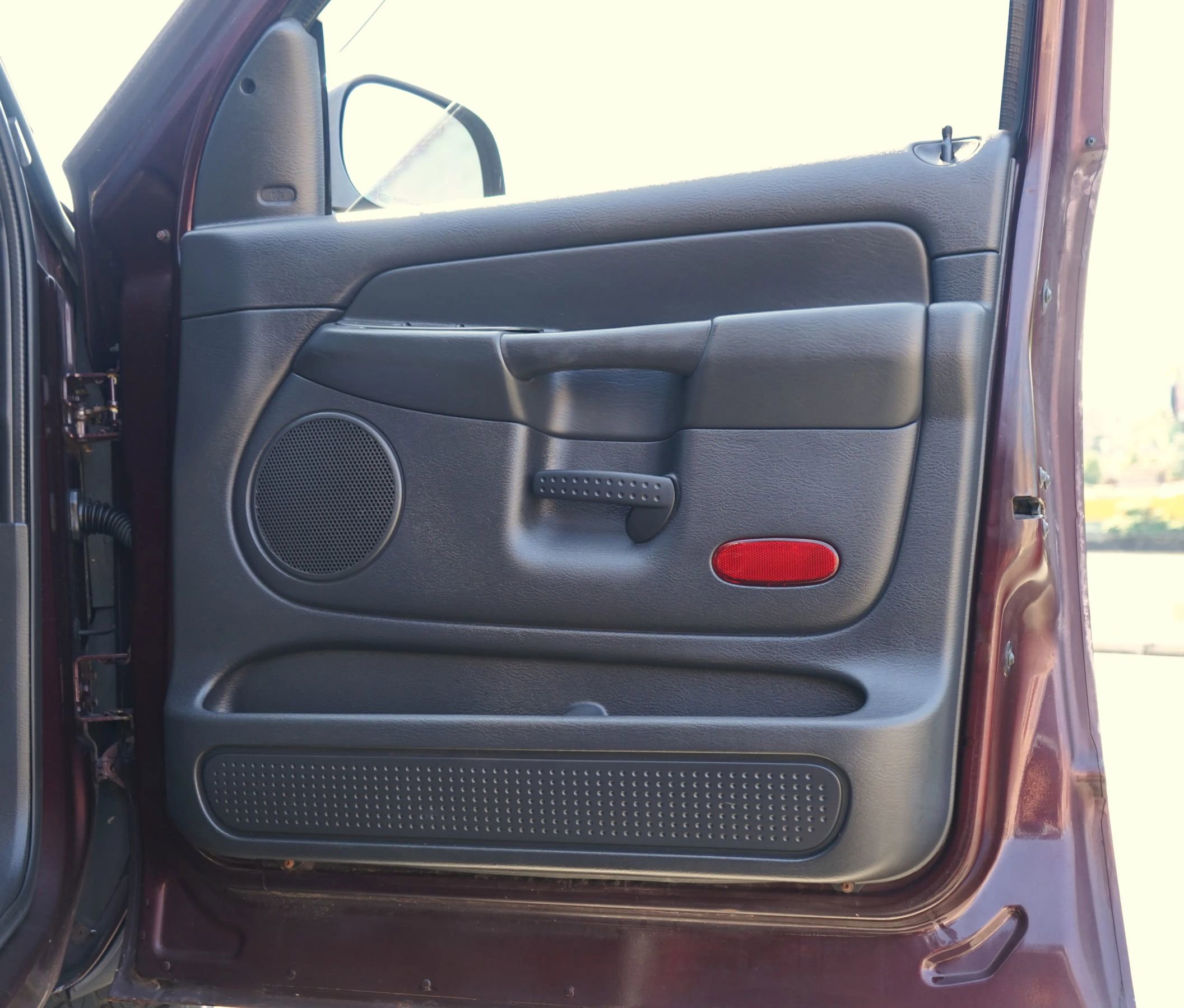 Used 2005 Dodge Ram 1500 Truck SLT image 30