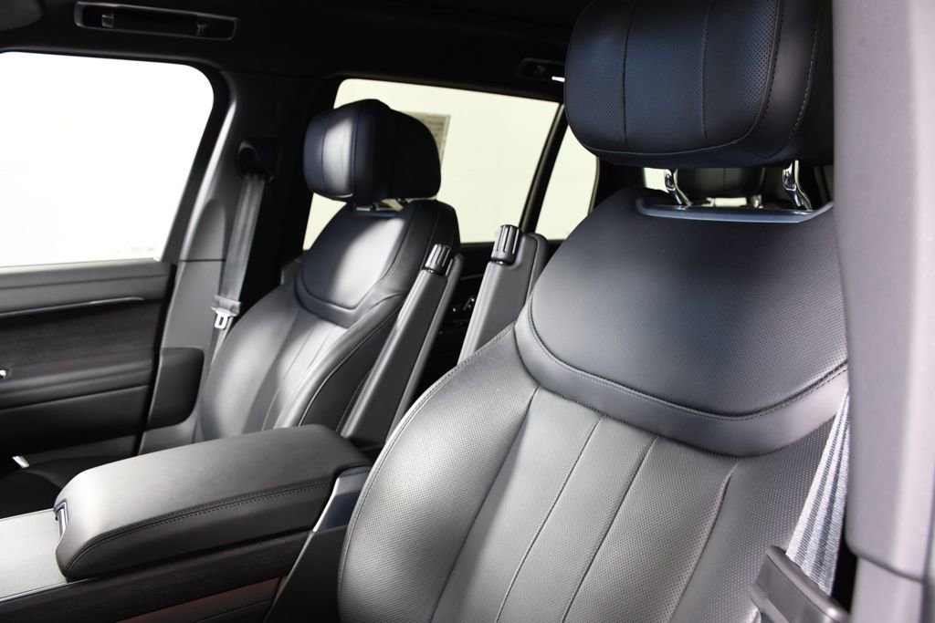 Used 2025 Land Rover Range Rover Long Wheelbase Autobiography image 16