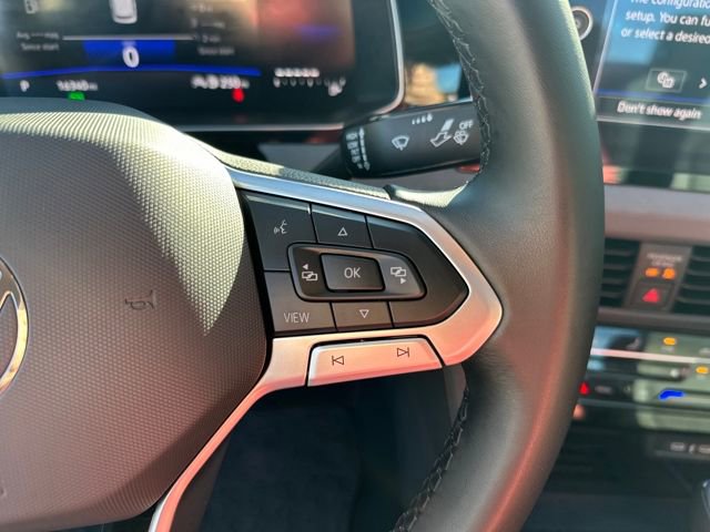 Certified 2025 Volkswagen Jetta SE w/ Sunroof Package image 20