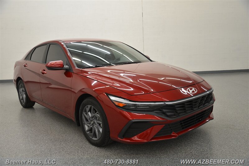 Used 2024 Hyundai Elantra SEL FWD image 6