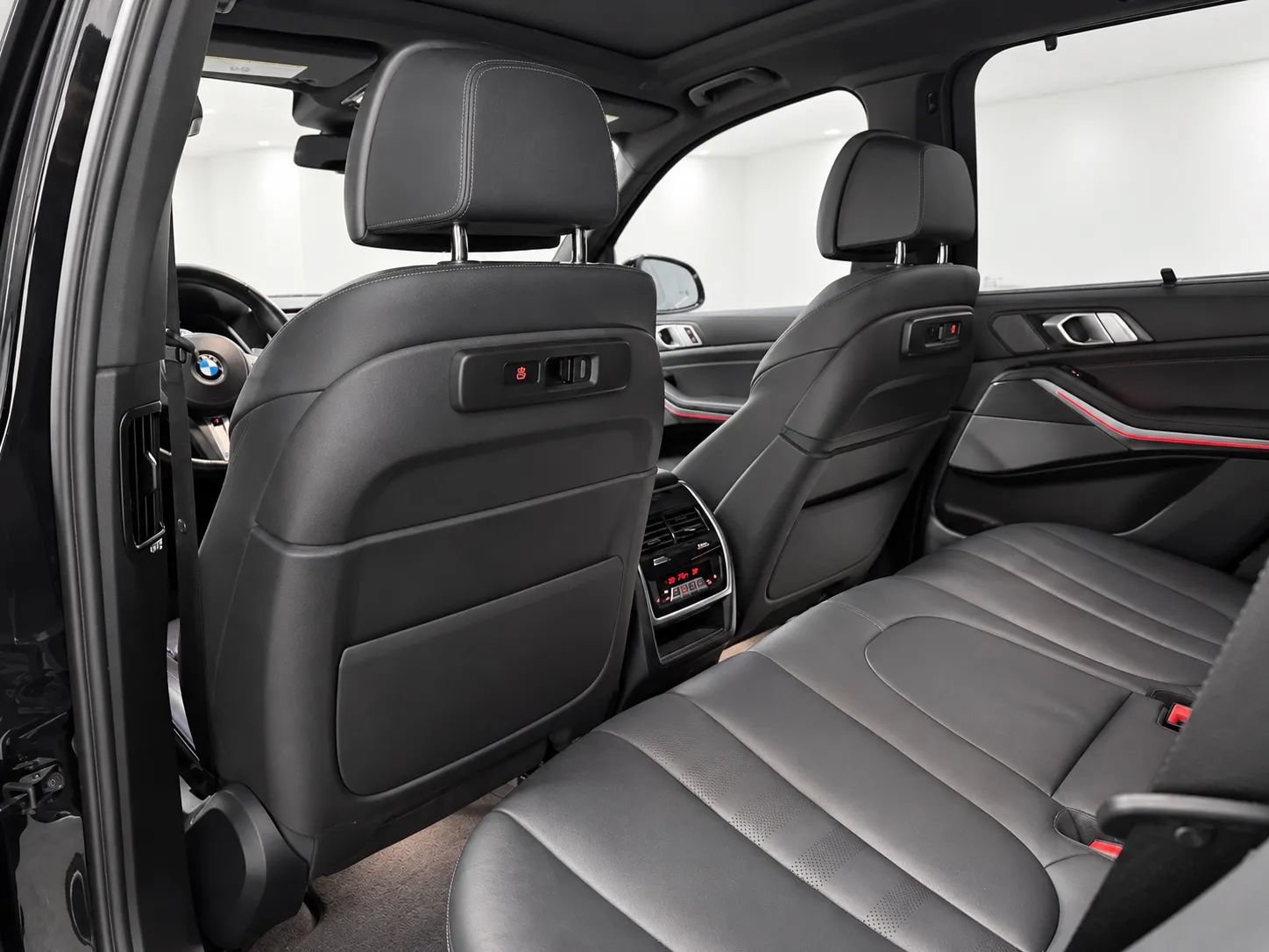 Used 2021 BMW X5 M50i AWD/4WD image 14