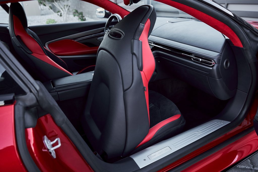 Used 2024 Aston Martin DB12 image 36