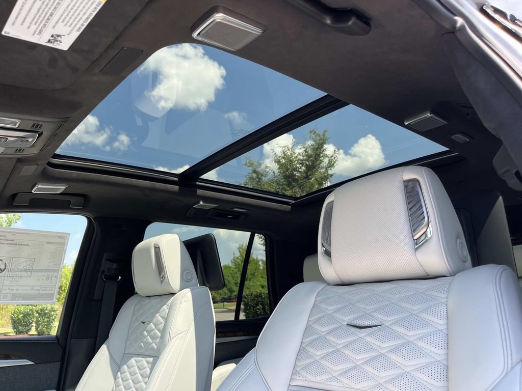 New 2026 Cadillac Escalade Platinum Sport w/ LPO, ONYX Package AWD/4WD image 31