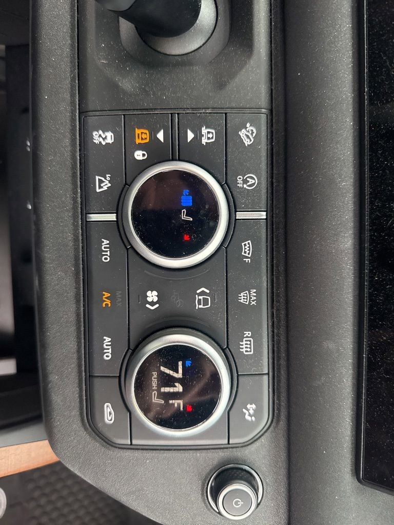 Used 2023 Land Rover Defender 130 X-Dynamic SE AWD/4WD image 18