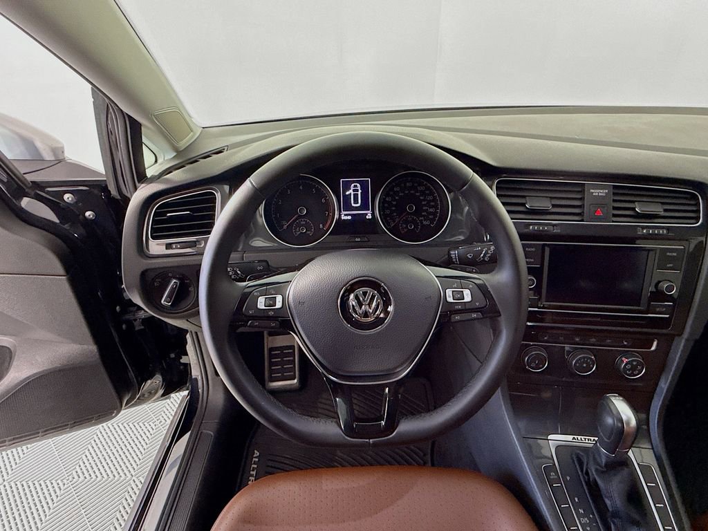 Used 2019 Volkswagen Golf Alltrack S image 12