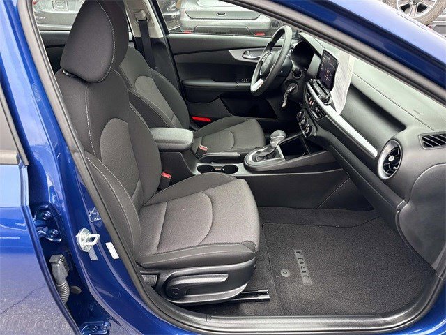 Used 2023 Kia Forte LXS w/ LXS Technology Package image 9
