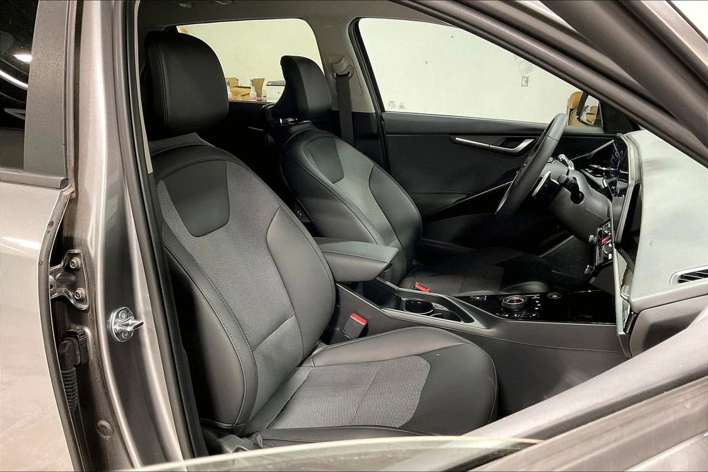 Used 2024 Kia Niro Wind w/ Wind Preserve Package FWD image 9