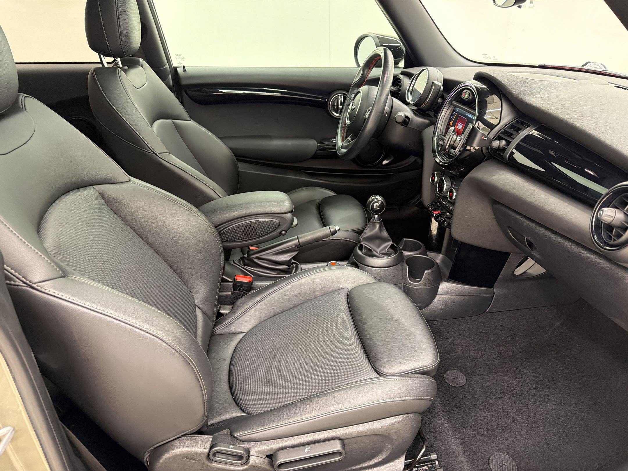 Used 2021 MINI Cooper S FWD image 30