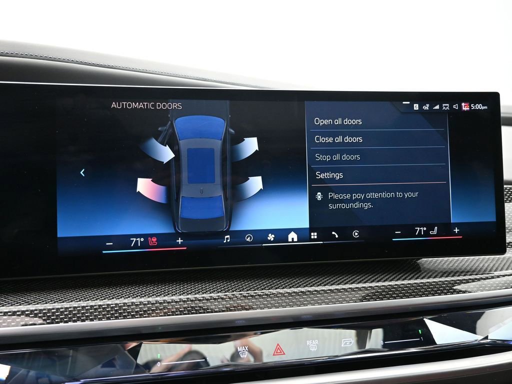 Used 2023 BMW 760i xDrive image 60