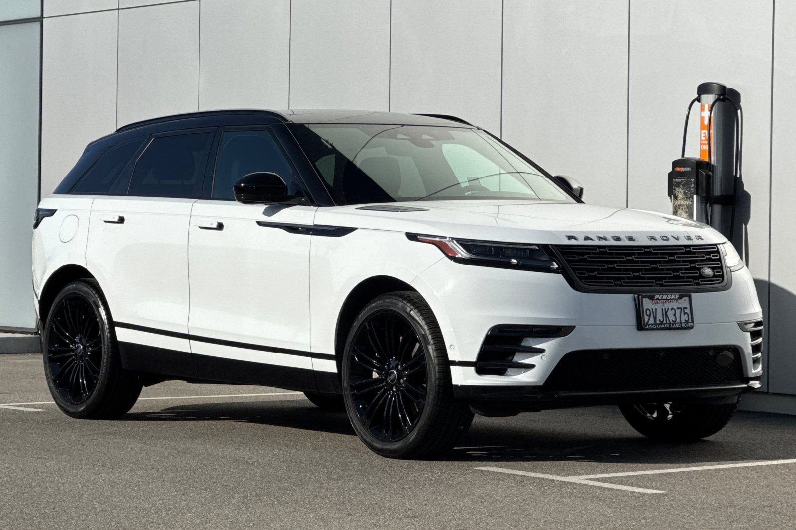 Used 2026 Land Rover Range Rover Velar Dynamic SE image 7