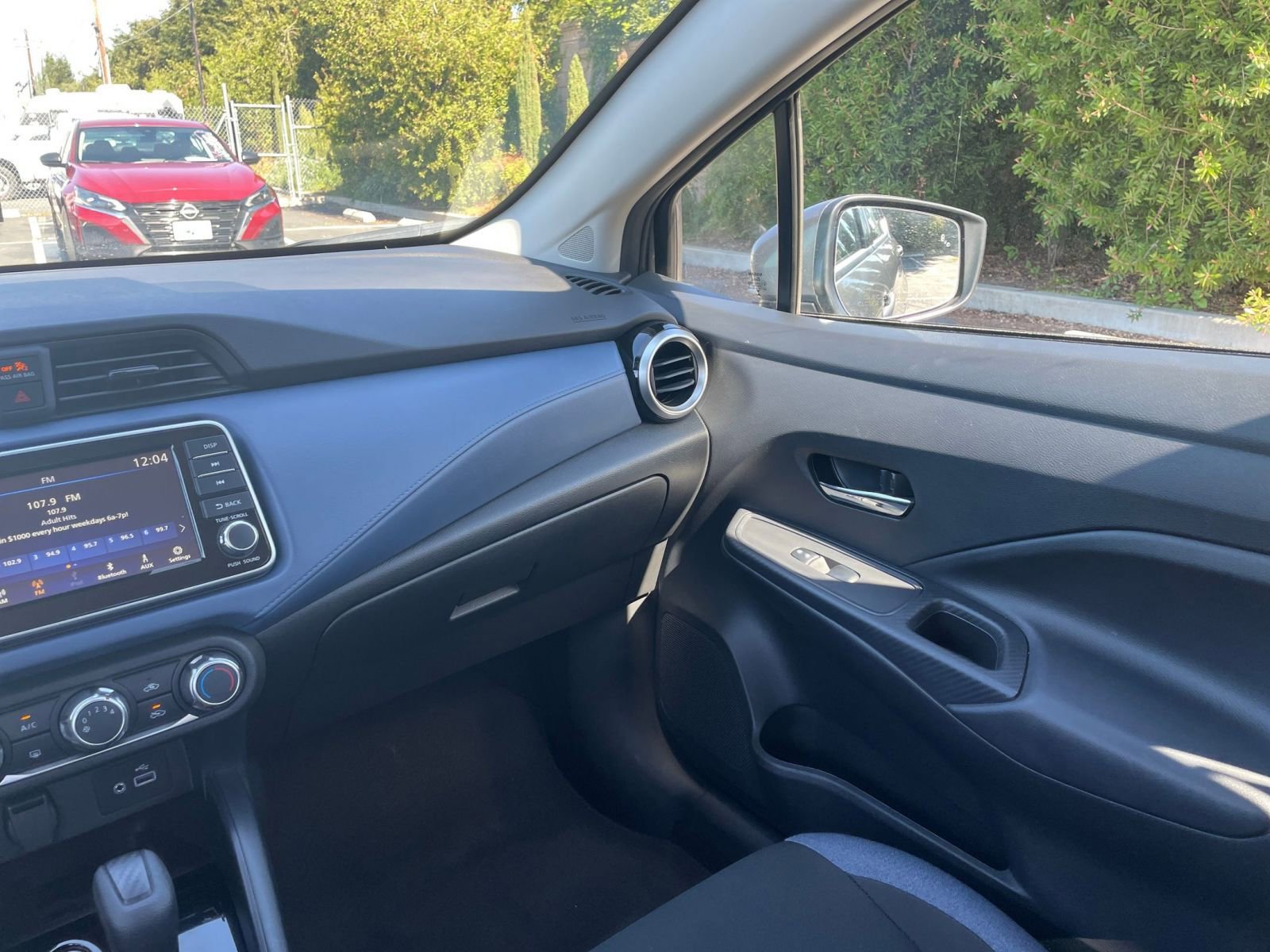 Used 2025 Nissan Versa SV image 33