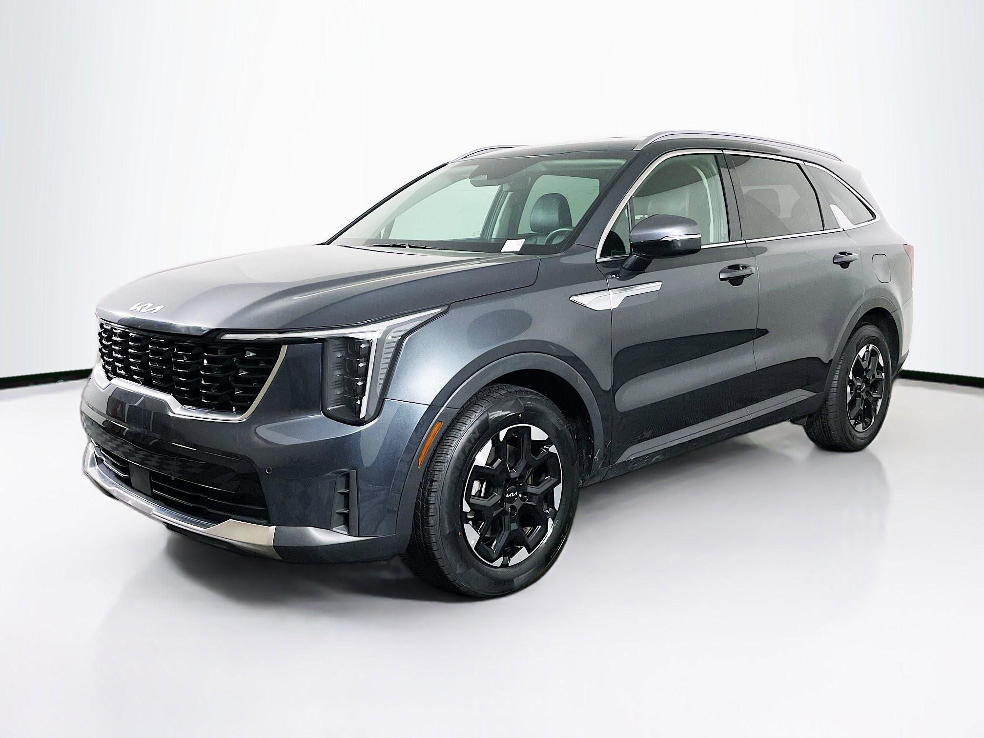 Used 2024 Kia Sorento S image 3
