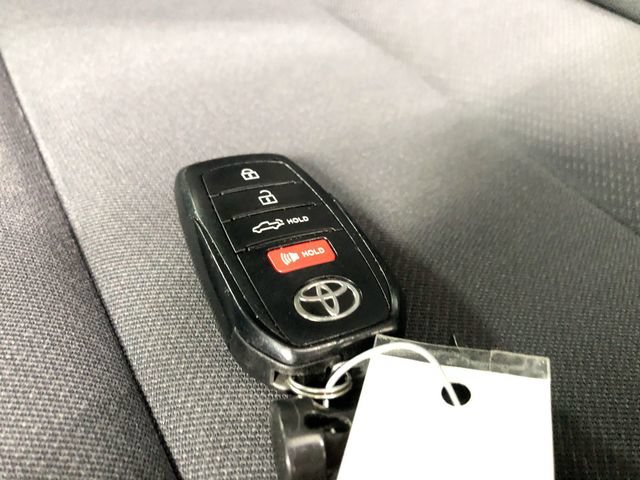 Used 2022 Toyota Tundra SR5 w/ SR5 Convenience Package AWD/4WD image 29