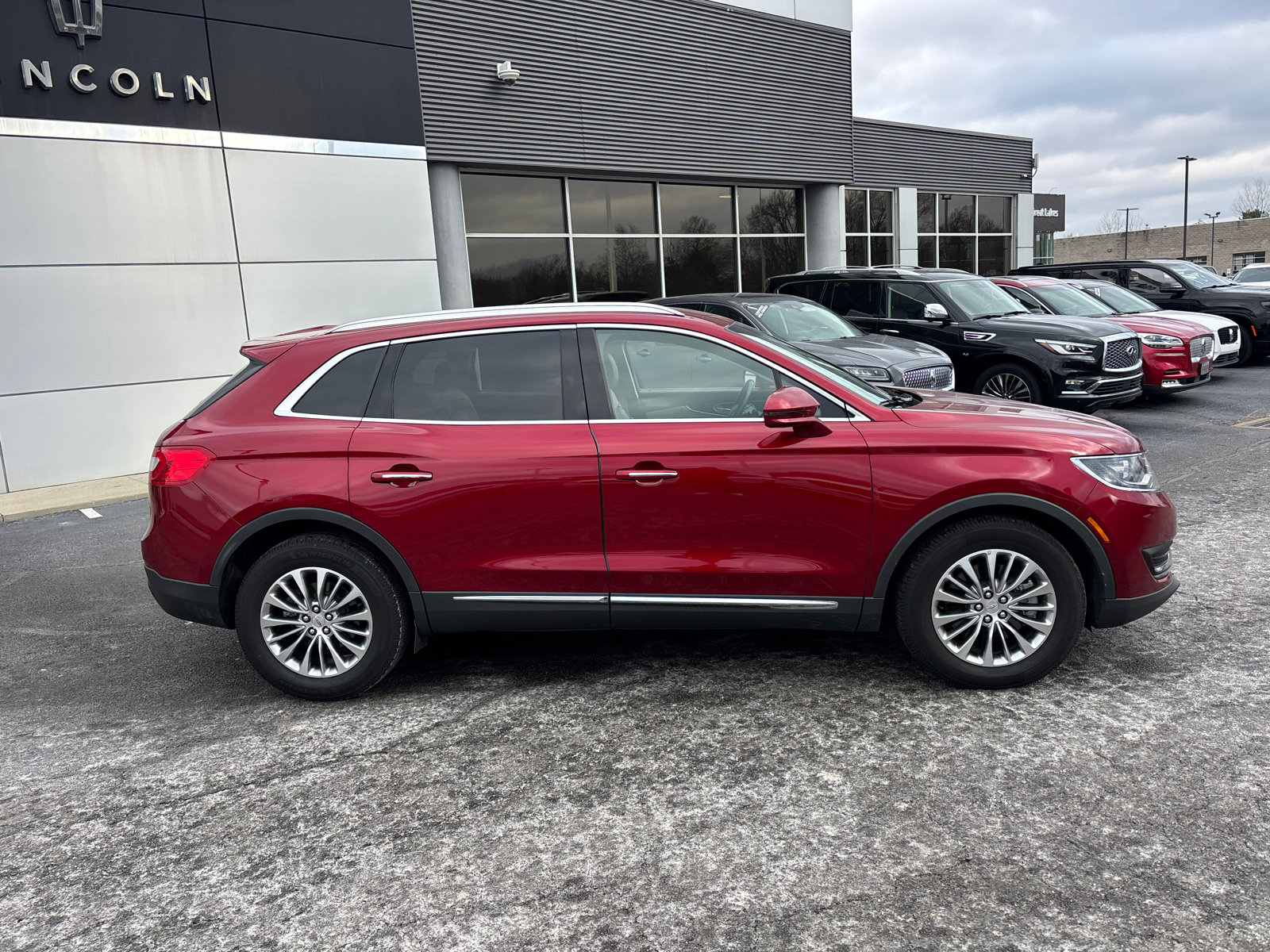 Used 2018 Lincoln MKX Select w/ Select Plus Package image 8
