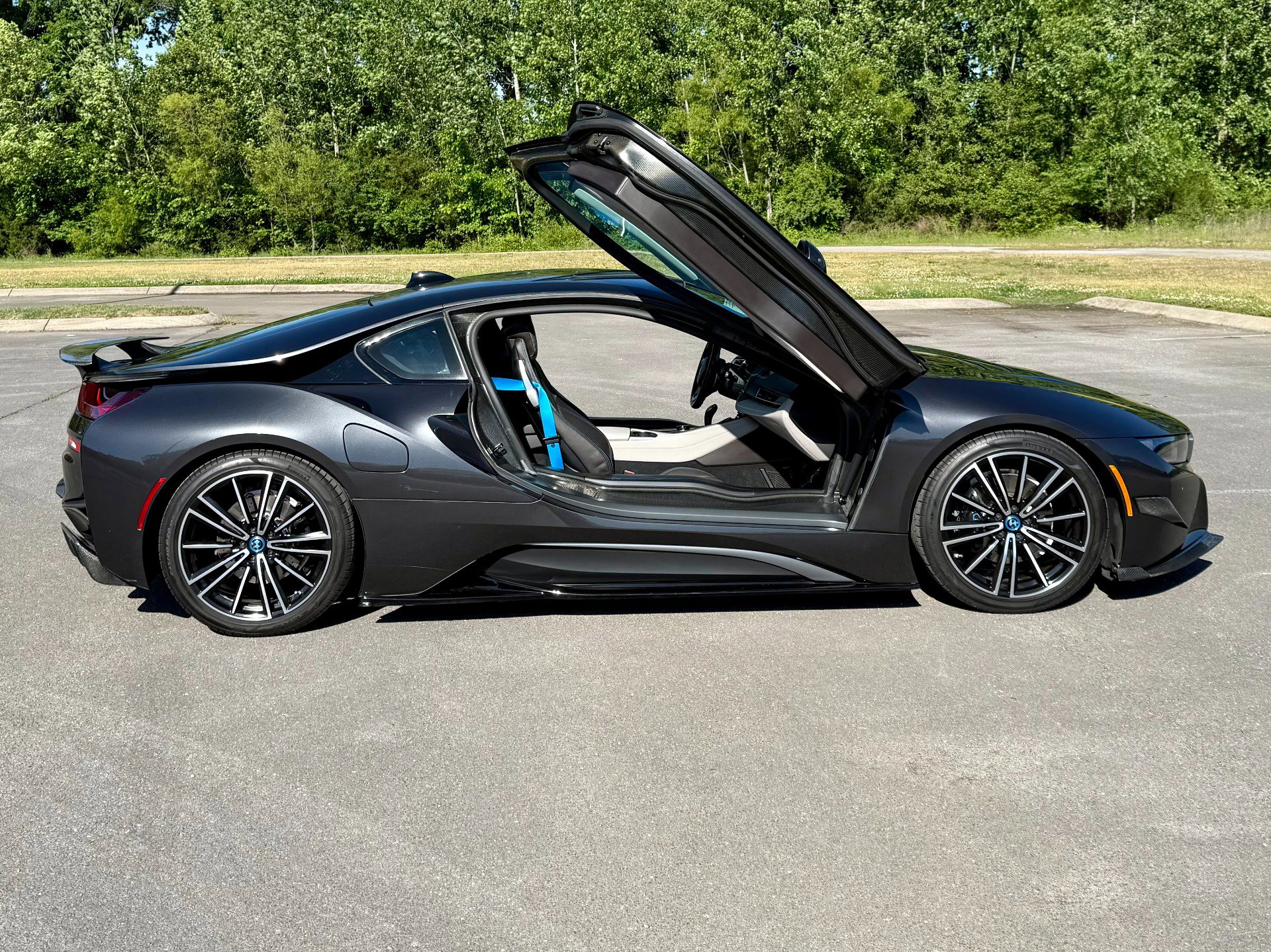 Used 2019 BMW i8 Coupe AWD/4WD image 8