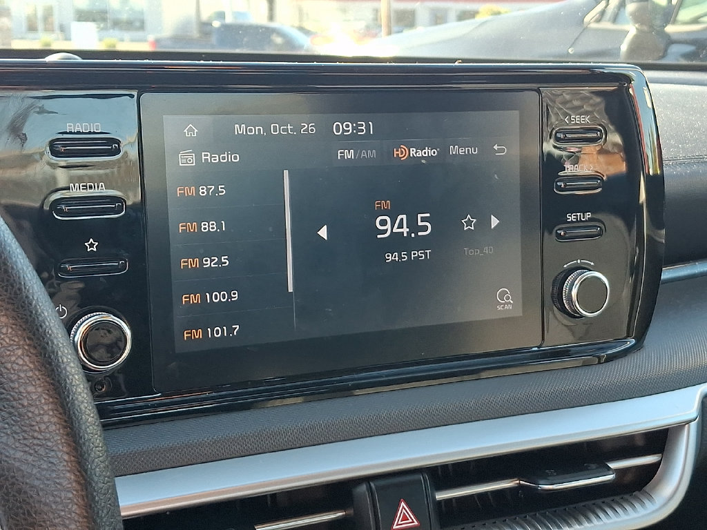 Used 2023 Kia K5 LXS FWD image 3