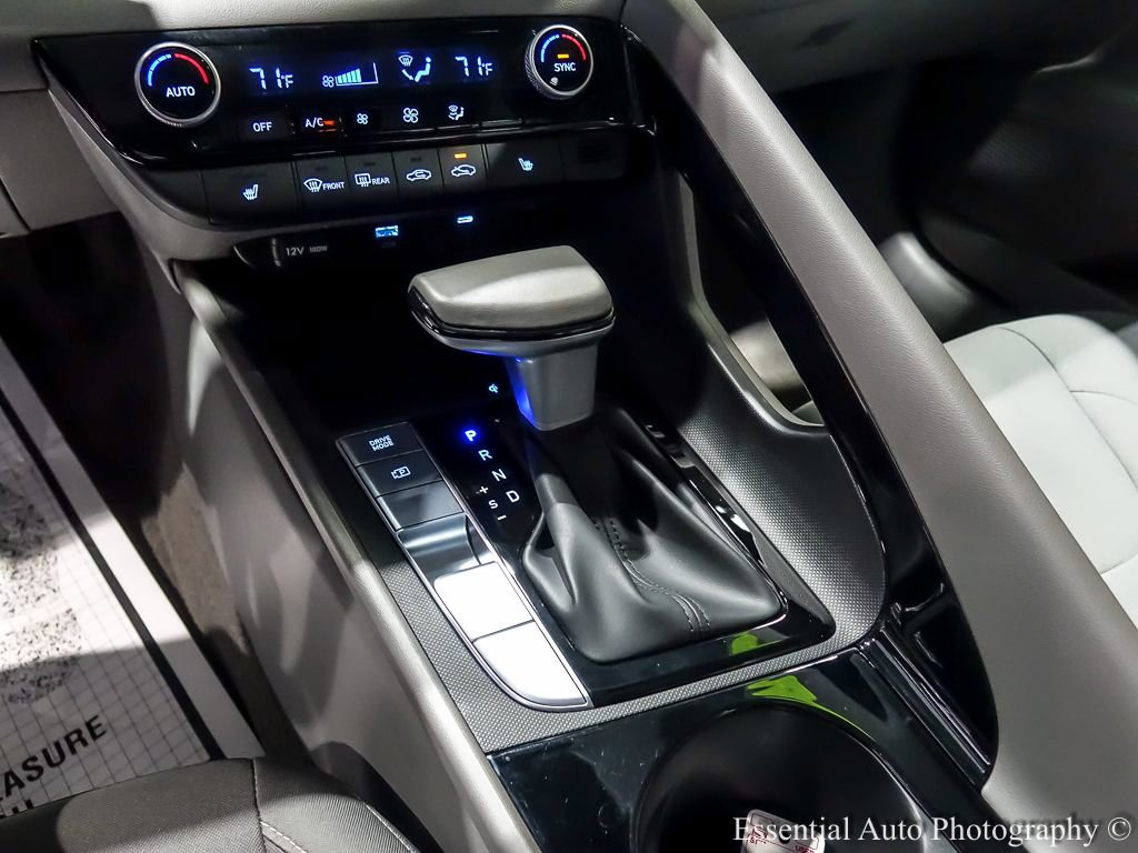 Used 2025 Hyundai Elantra SEL image 30