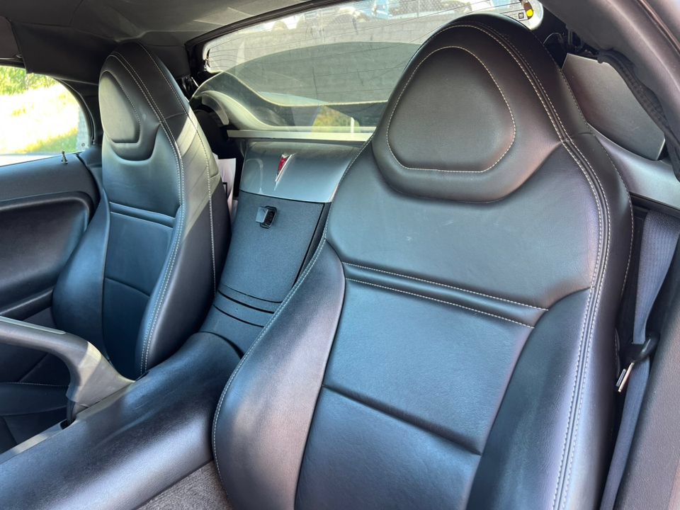 Used 2006 Pontiac Solstice Convertible w/ Premium Package RWD image 10