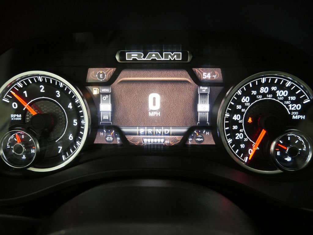 Used 2024 RAM 1500 Laramie AWD/4WD image 12