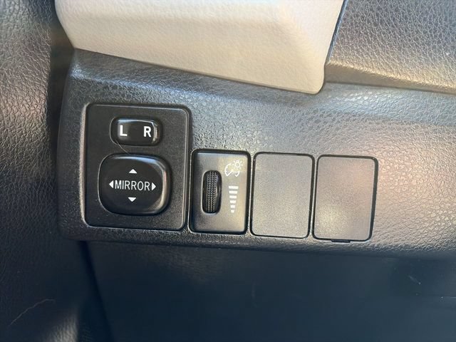 Used 2016 Toyota Corolla LE FWD image 18