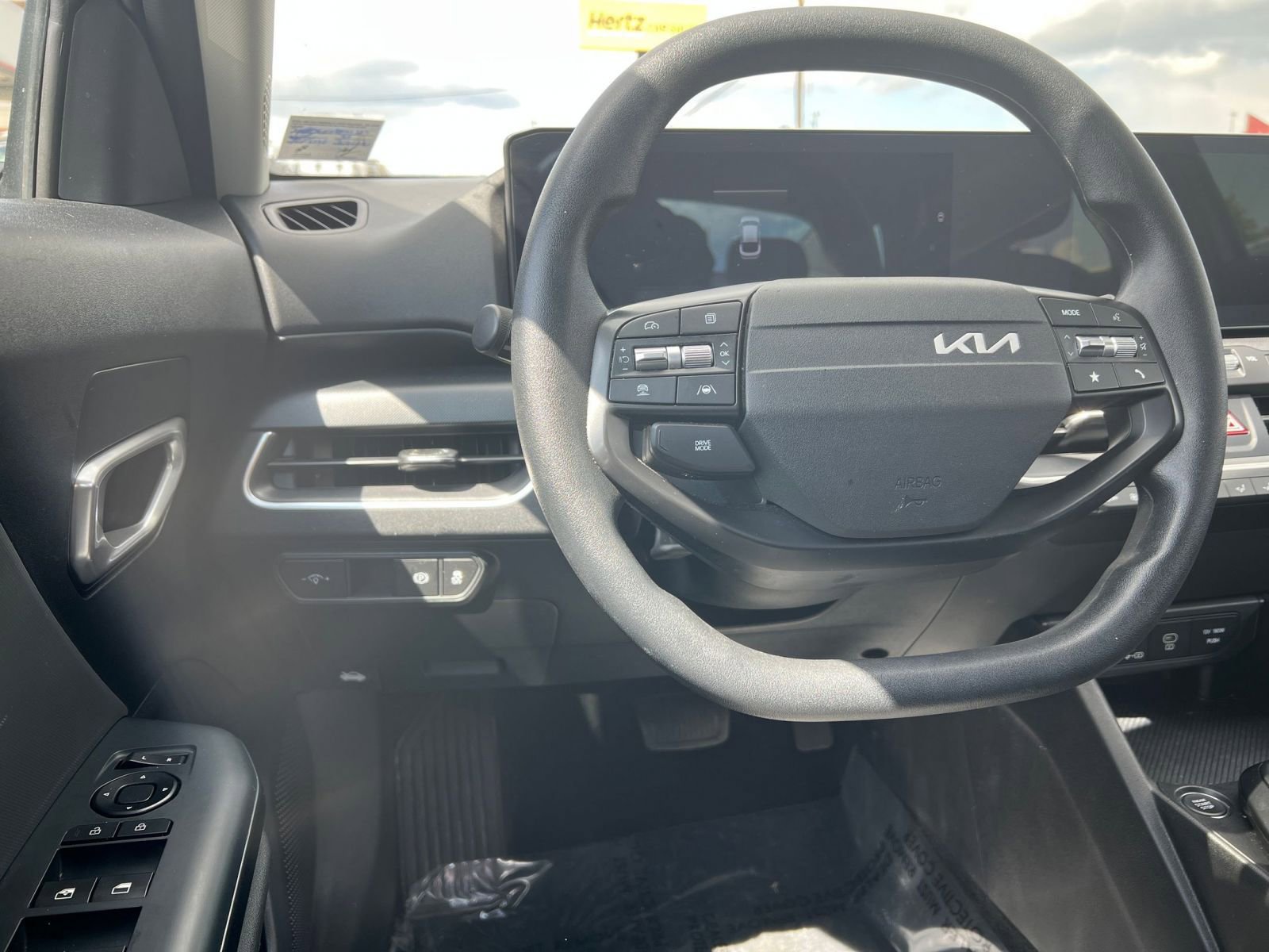 Used 2025 Kia K4 LXS FWD image 34