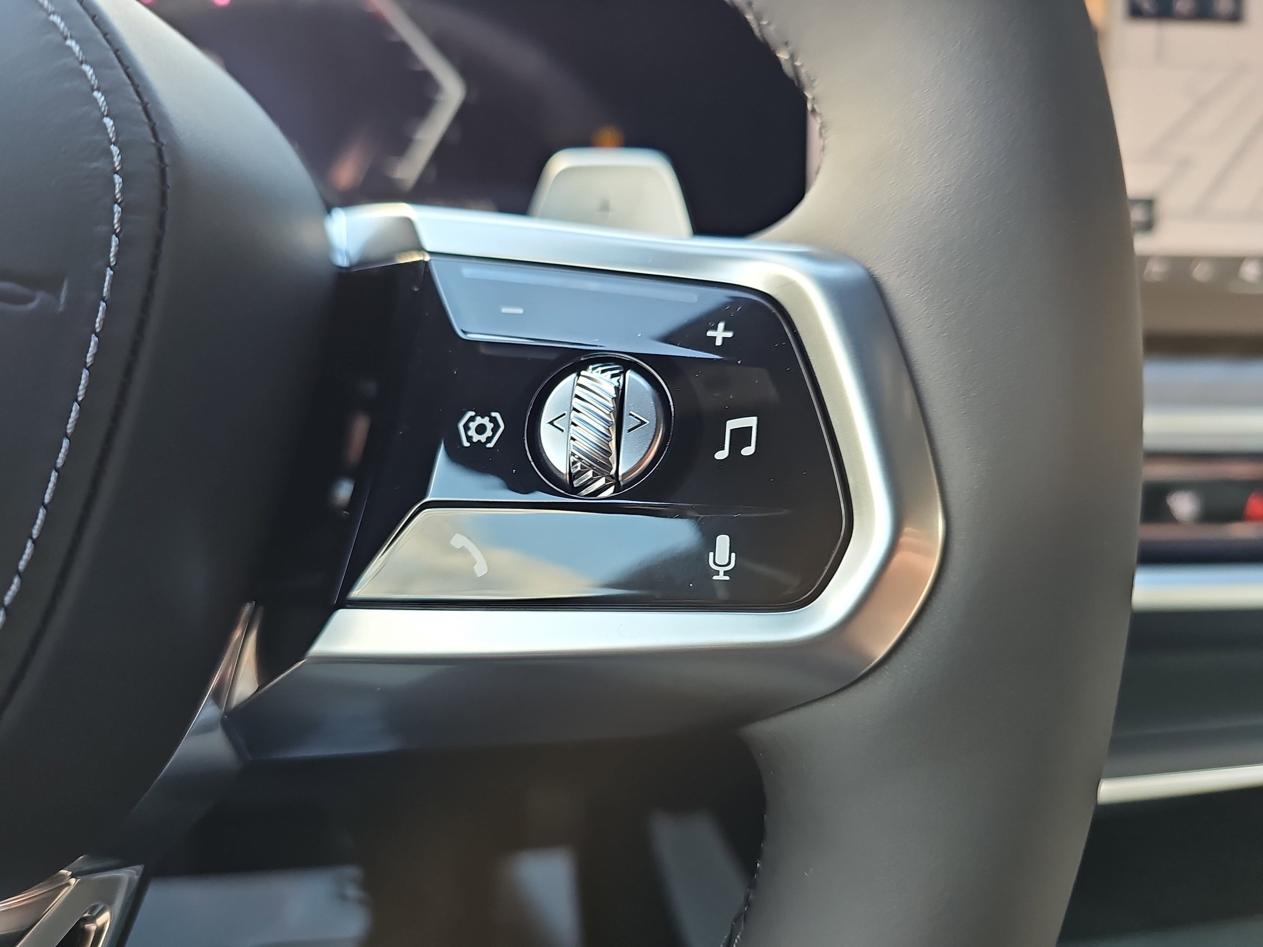 New 2026 BMW 740i xDrive w/ Executive Package image 19