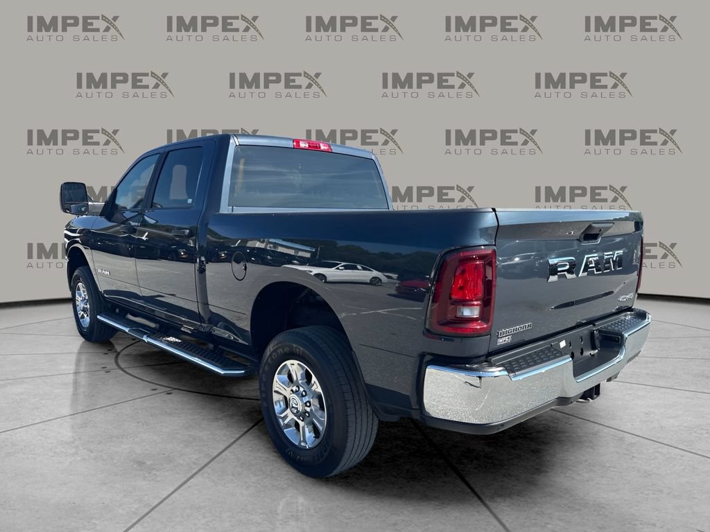 Used 2025 RAM 2500 Big Horn AWD/4WD image 3