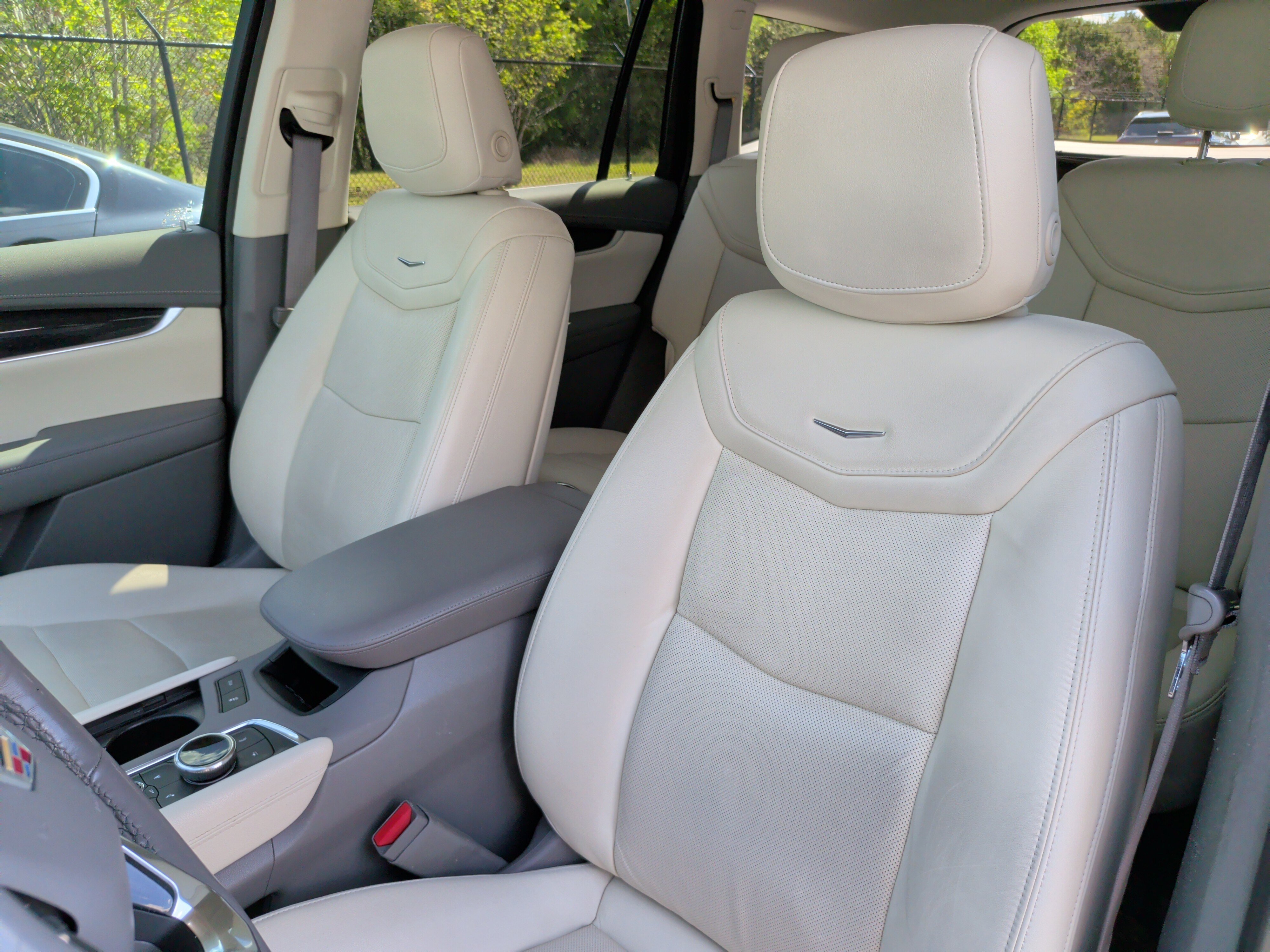 Used 2020 Cadillac XT6 Premium Luxury FWD image 27