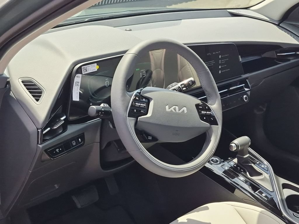 New 2026 Kia Niro EX FWD image 10