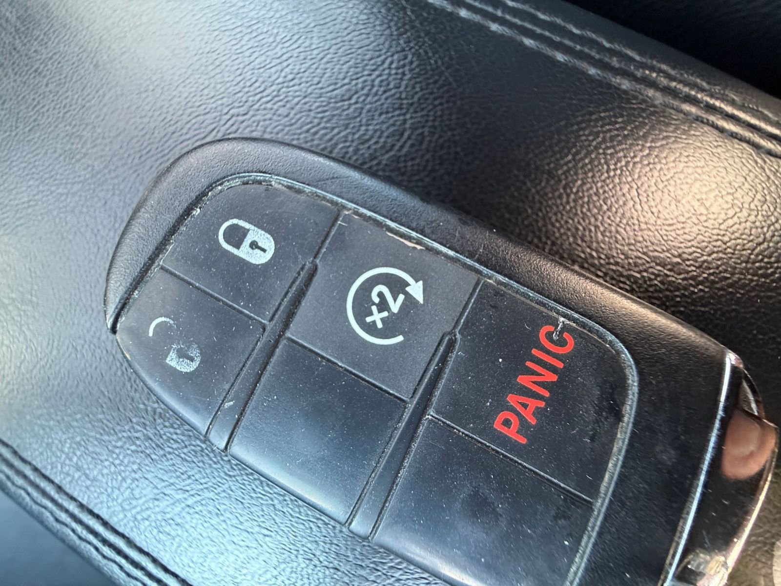 Used 2025 Jeep Compass Limited image 25