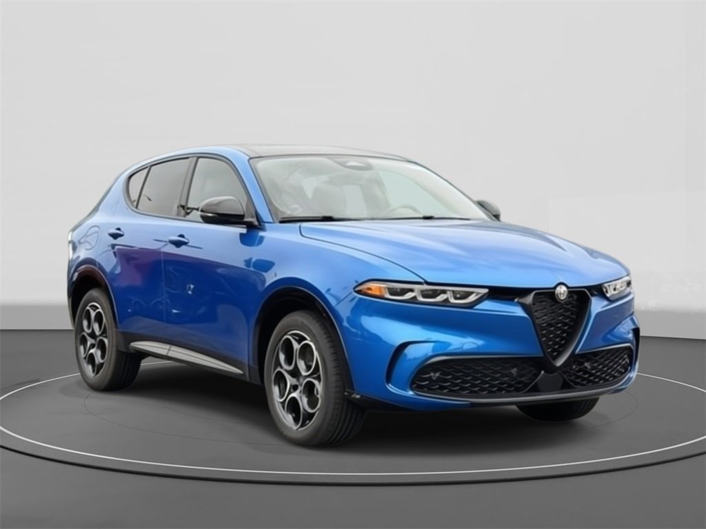 New 2025 Alfa Romeo Tonale w/ Premium Package