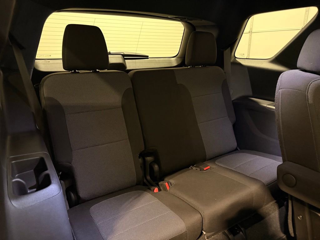 Used 2023 Chevrolet Traverse LT image 34