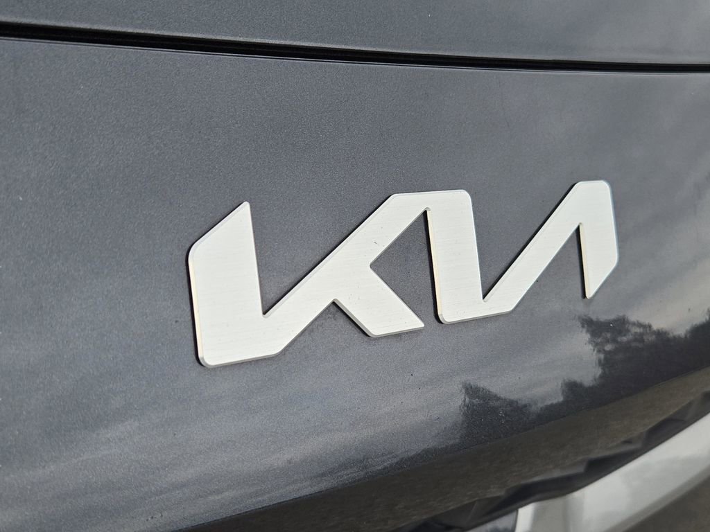 Certified 2024 Kia Forte LXS image 4