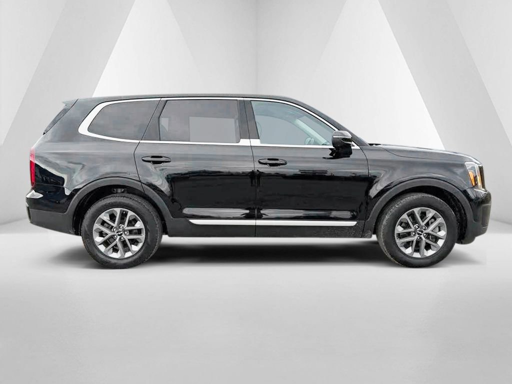 Used 2024 Kia Telluride LX image 7