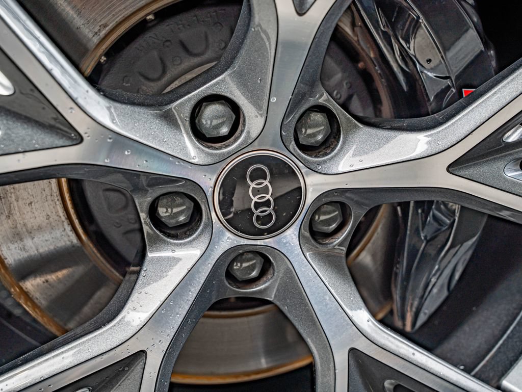 Used 2023 Audi SQ8 Prestige AWD/4WD image 11