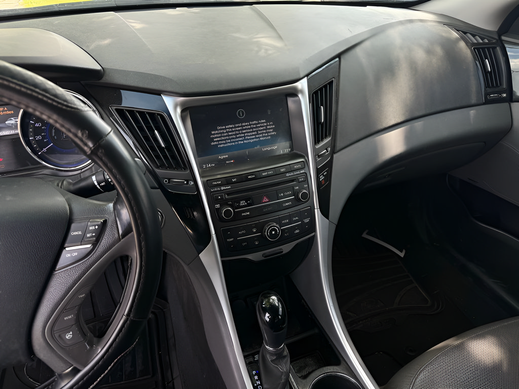 Used 2014 Hyundai Sonata Limited w/ Technology Package 05 FWD image 26