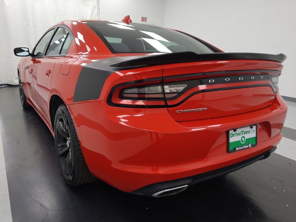 Used 2017 Dodge Charger SXT image 5