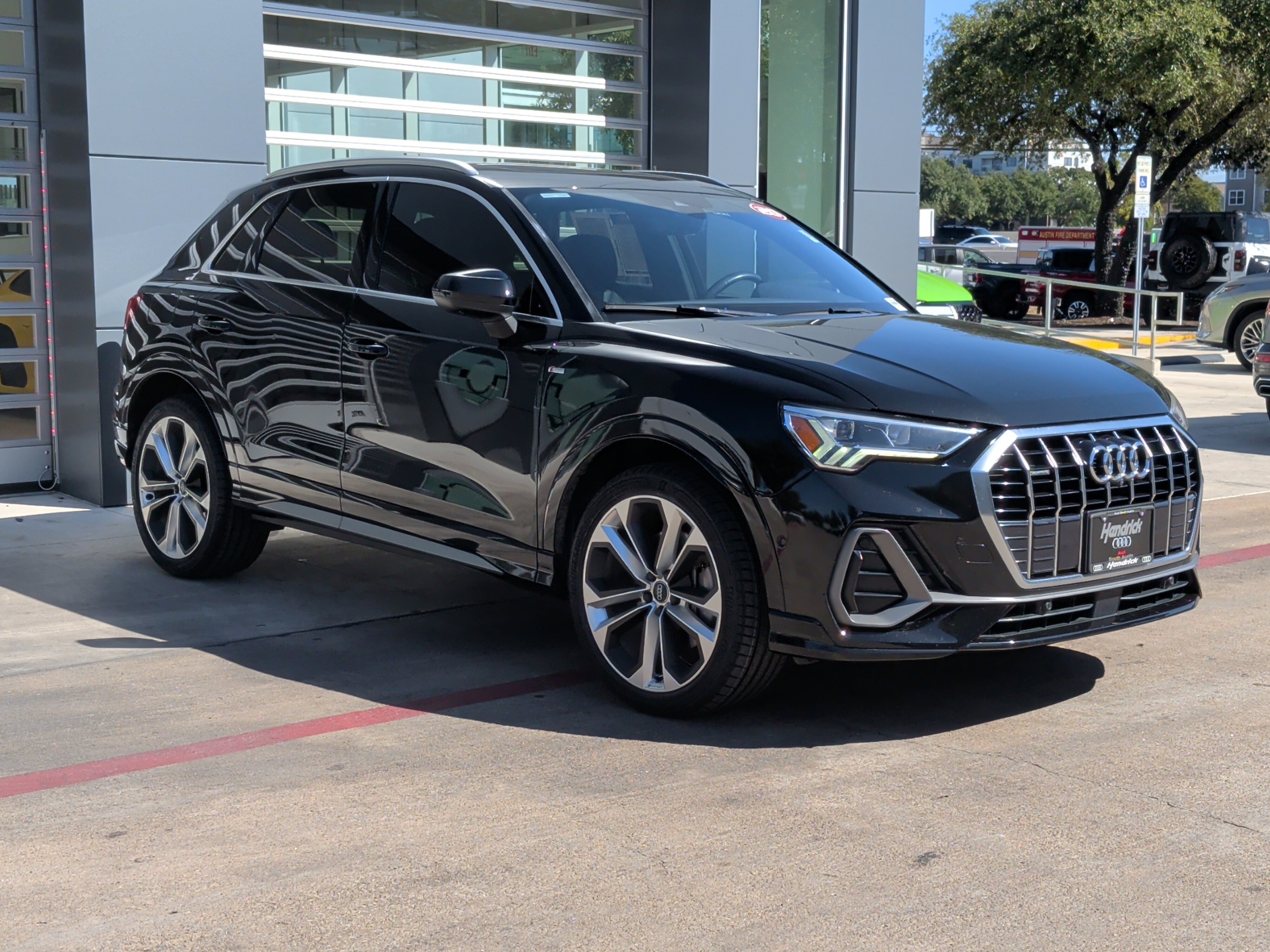 Used 2020 Audi Q3 2.0T Prestige w/ Prestige Package image 2