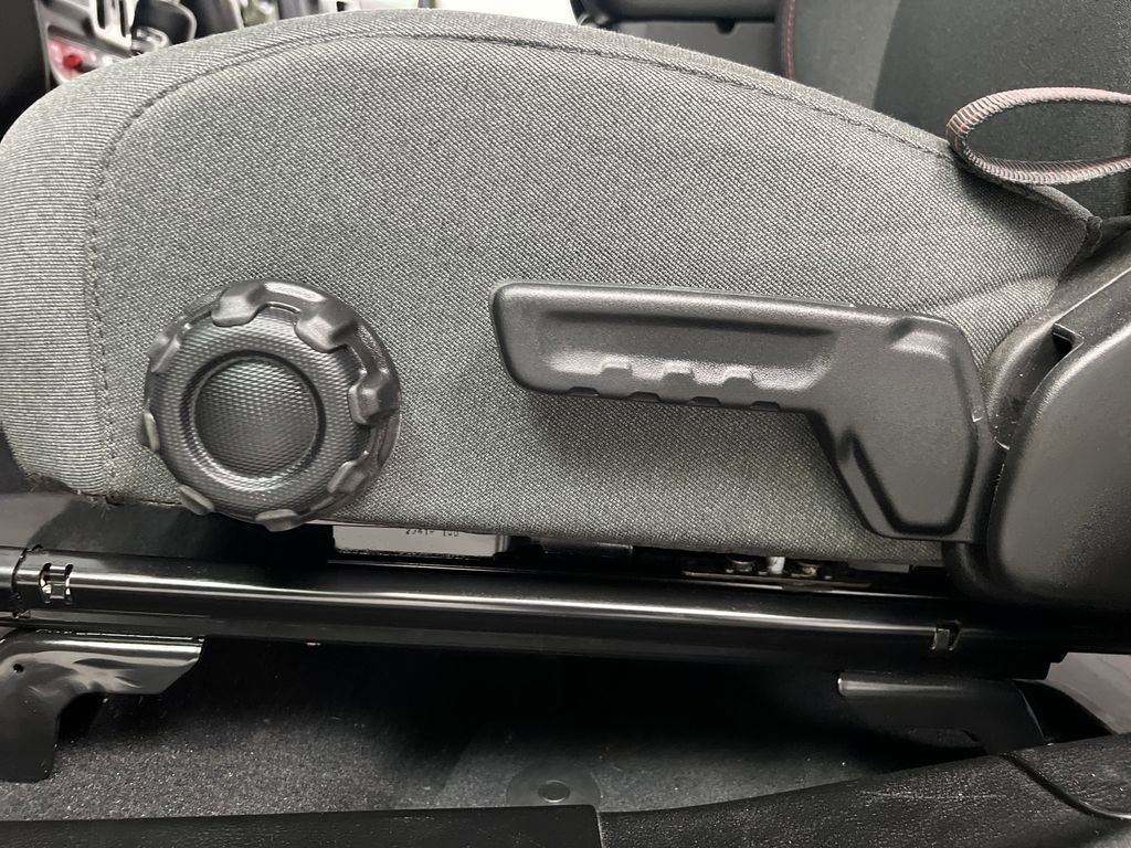 Used 2024 Jeep Wrangler Unlimited Rubicon w/ XTREMEE 35" Tire Package AWD/4WD image 10