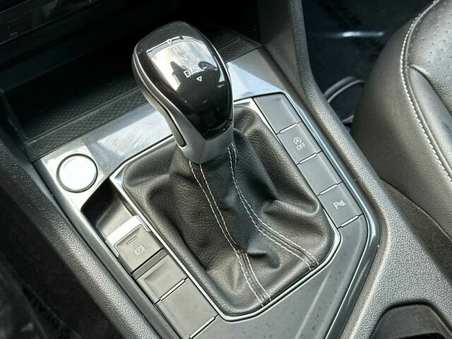 Used 2023 Volkswagen Tiguan SE R-Line FWD image 26