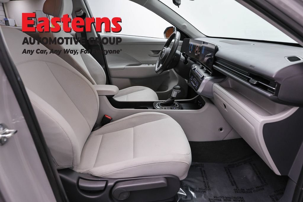Used 2025 Hyundai Kona SEL FWD image 23