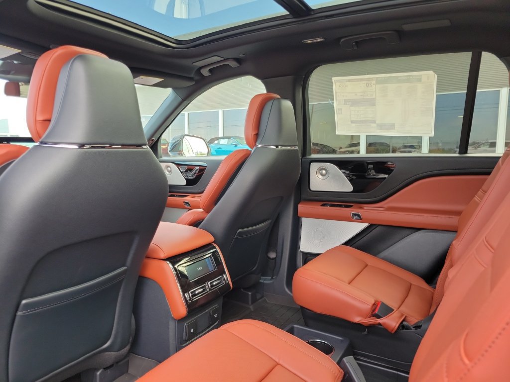 New 2027 Lincoln Aviator Reserve AWD/4WD image 16