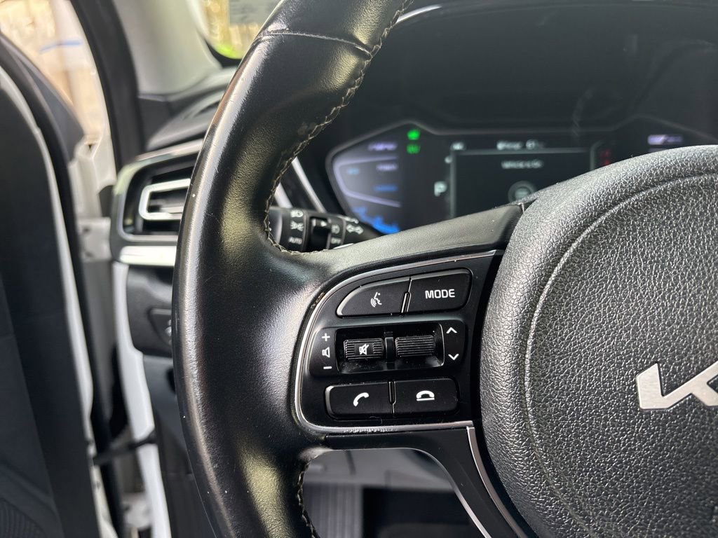 Used 2022 Kia Niro Touring Special Edition FWD image 19