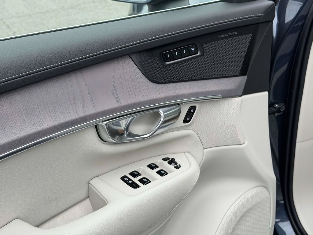 New 2026 Volvo XC90 B6 Ultra w/ Protection Package AWD/4WD image 17
