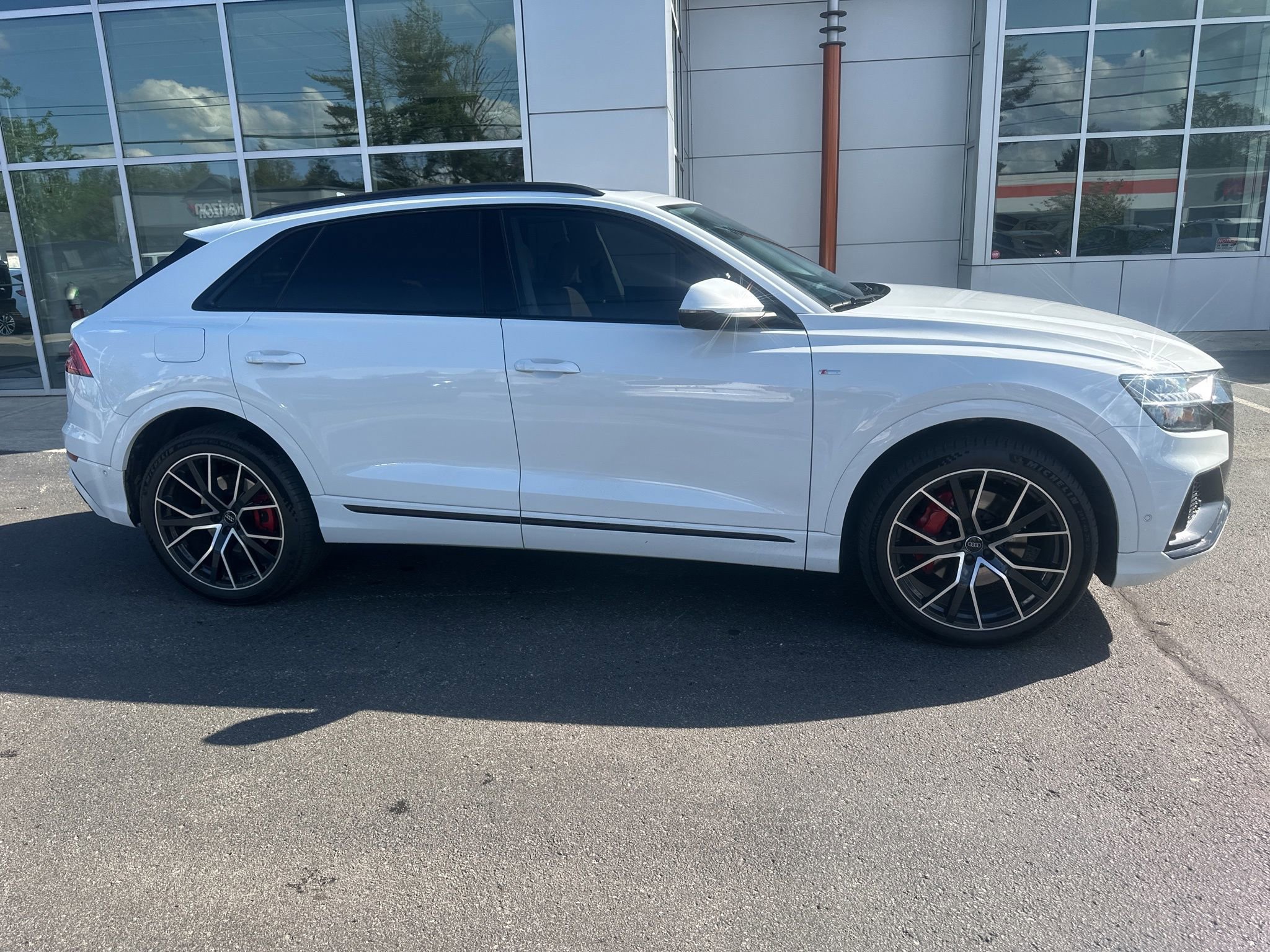 Used 2020 Audi Q8 Prestige w/ Prestige Package image 4
